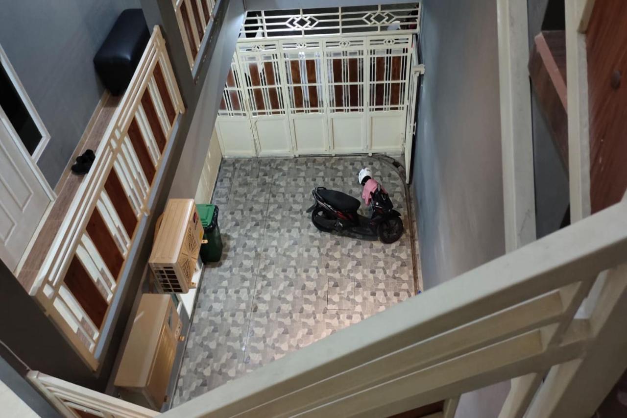 Oyo 91209 Arjuna Residence Syariah Sby Surabaya Esterno foto