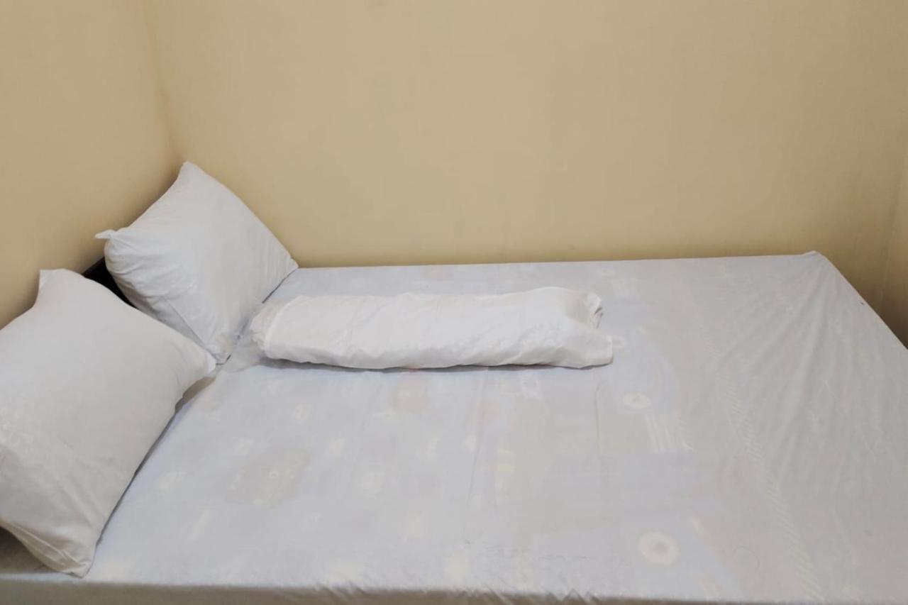 Oyo 91209 Arjuna Residence Syariah Sby Surabaya Esterno foto
